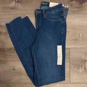 Brand new Universal Thread jeans with tags